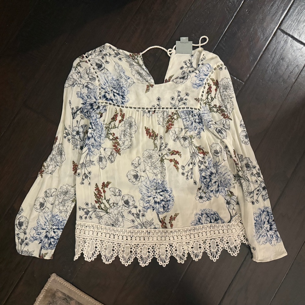 Anthropologie Maeve Floral Lace Trim Top size small long sleeve crochet blue